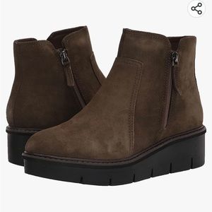 Clarks airabell zip ankle boot olive suede